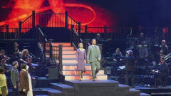 虽然是音乐剧版音乐会,但其实是完整的剧情和演出呈现!并不是g