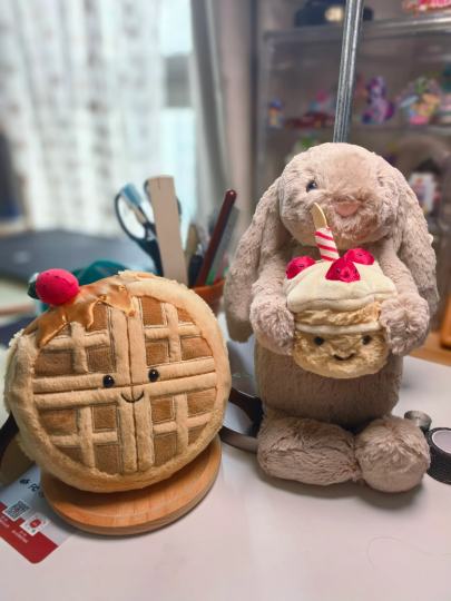 jellycat 的松饼和蛋糕兔好配啊