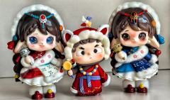 斗鸡眼和两个美女