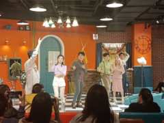 今天来看沉浸式小剧场《疯狂理发店》啦，前期有很多的剧情铺垫，