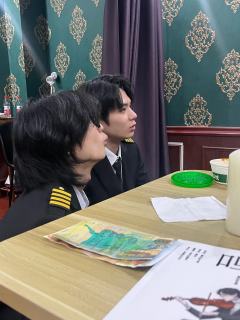 “听,车要开了,我们再重来一遍。”
体验店家:1219推理探
