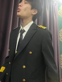 “听,车要开了,我们再重来一遍。”
体验店家:1219推理探