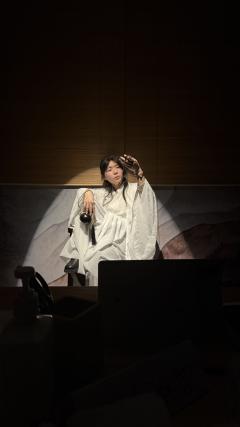 斯人已去,再无江湖。从2021年的白衣倾城、2023年的青山