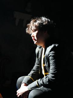“别妄想要逃离,想逃已来不及。
那被遗忘的记忆,被藏起来的秘