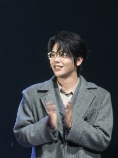 沈安娜(郑玥）一个很立体化的人物。作为一名速记员，她有着专业