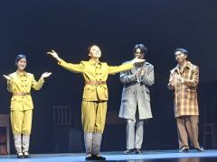 沈安娜(郑玥）一个很立体化的人物。作为一名速记员，她有着专业