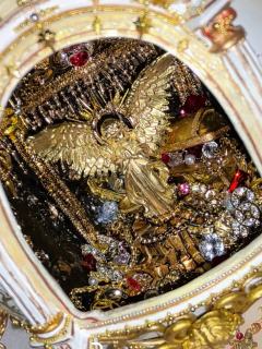 sp绿野-【救赎】
“权利和公平，自由和牺牲。
天使与财富，