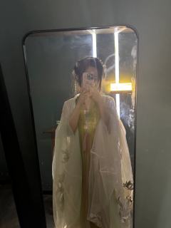 花开生两面，人生神魔间。命运给我们开了玩笑，错位的一切，从此