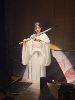 江湖还在,红颜已老。
河滩约战,但我们或许已后会无期。
再见