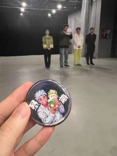 《默茧》先锋剧,四个演员一台戏,台词功底都不错。舞台比较纯粹