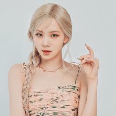 rose肉头像，多赞的话下次出rose壁纸，喜欢这些系列的香