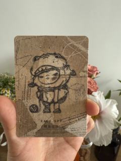 还别说！真一模一样！
这粉蛤蟆拿 活着 改的吧！！🧐