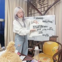 “因为有火,所以有烟”就像“咖啡因来自咖啡果,咖啡果是因,咖