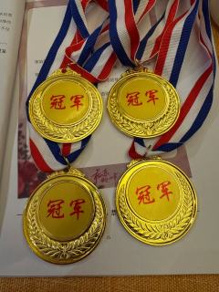 “要不是有人告诉我这是爱，我会以为这是一把赤裸的剑。”

体