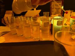 “要不是有人告诉我这是爱，我会以为这是一把赤裸的剑。”

体