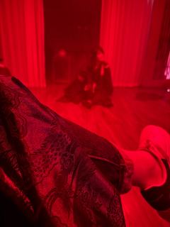 为什么连条狗你都不愿写好？
人不如香的日子却惟妙惟肖？

两