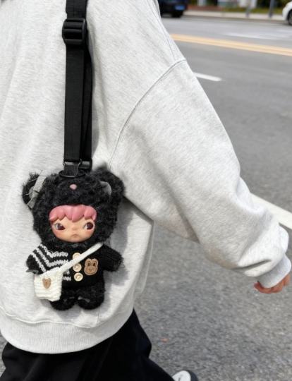 今日份OOTD重点：这个黑fufu的小家伙，谁看了不迷糊～