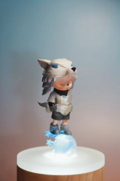 跑过梦境的原野，星光在他身上镀出雪狼的轮廓。