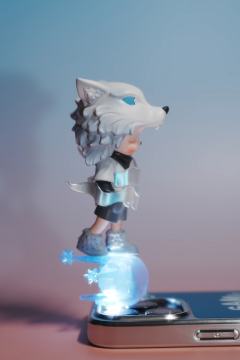 跑过梦境的原野，星光在他身上镀出雪狼的轮廓。