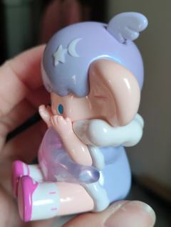 很梦幻的紫色~喜欢紫色的娃٩(*´◒`*)۶
不管是头发珠光