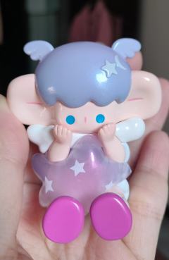 很梦幻的紫色~喜欢紫色的娃٩(*´◒`*)۶
不管是头发珠光