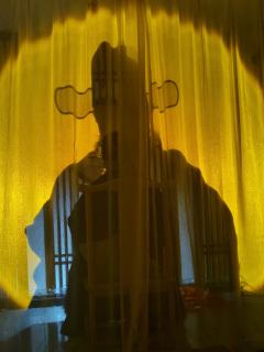 “神佛无眼，尔虞我诈，万事求己，活着即是最好的反击。”

�