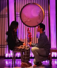 “神佛无眼，尔虞我诈，万事求己，活着即是最好的反击。”

�