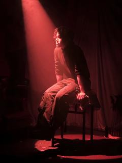 实在想不通怎么会有a本写得如此离谱，b本平平无奇，让我骂了几