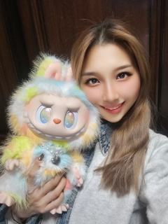 彩色Labubu入手好喜欢啊…
摸起来好舒服…
