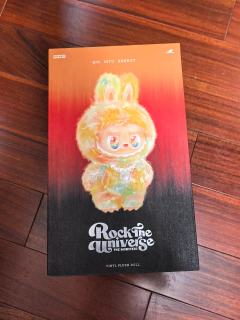 彩色Labubu入手好喜欢啊…
摸起来好舒服…