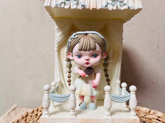 早起晨装，打扮的漂漂亮亮去上学啦！