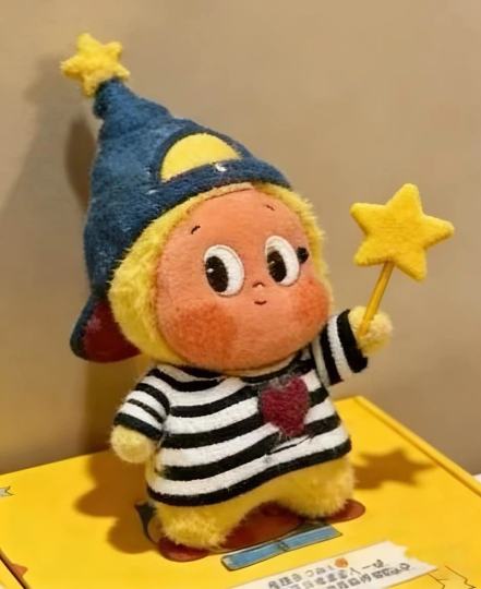 星星人五代透露出来了！不论动作表情还是配色，都长在心尖尖上！每款都好可爱啊啊啊……希望我这个老粉能抢到它们，🙏祈祷🙏