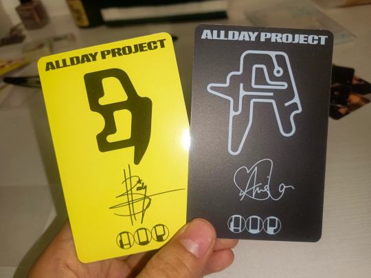 哪个是正的啊😭