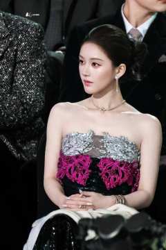 长得高是优势  站得高是本事