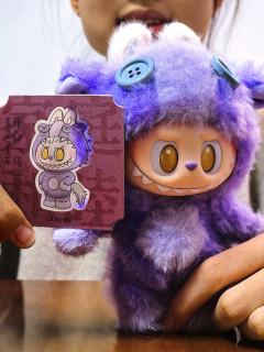 这次新品最喜欢的就是这个 将Labubu的经典怪萌元素与马年