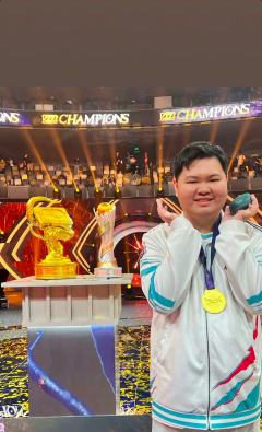 东玄再辛运一点吧
幸福请降临东玄手心