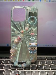 买了一端回来， 挑了最喜欢的一颗奖励自己一条手机链