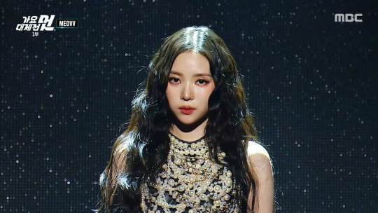 [📹] [2025MBC歌谣大祭典]MEOVV（宫瑶）-DROP TOP+HANDS UP，MBC 251231播出