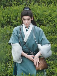 陆江来这个角色真的太棒了,全新的风格,侯明昊演绎的非常好,对