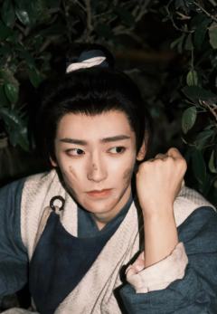 陆江来这个角色真的太棒了,全新的风格,侯明昊演绎的非常好,对