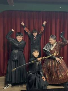 年度黑马《草芥》：男角全员高光，盲冲不亏！
 
年度黑马实锤