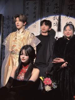 🐺无论何时 爱与善良永远没错💛

🎭：阿喜
🏠：青丘