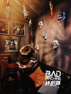 怪物玩家这波真的杀出重围了🔥《坏机器》美式恐怖电影彩蛋大合