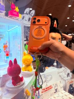 姐妹本来想抽橙色或绿色配17，没想到抽来的蓝黄色比预期好看，