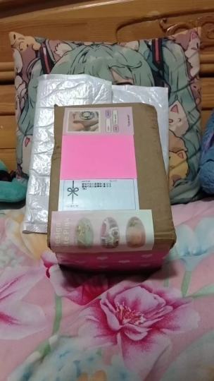 第四期拆快递来啦！是这位 @🐾冬の初雪 妹妹送的，她人超好，大家给她点赞关注吧！😉