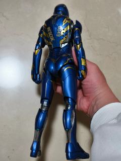 买的小辣椒开箱辣，劲玩一波hottoys﻿小辣椒
配件相当丰