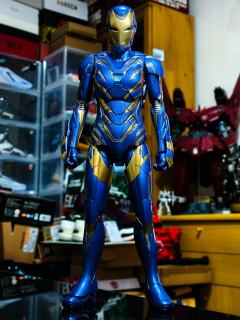 买的小辣椒开箱辣，劲玩一波hottoys﻿小辣椒
配件相当丰