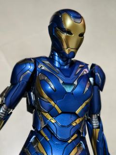 买的小辣椒开箱辣，劲玩一波hottoys﻿小辣椒
配件相当丰