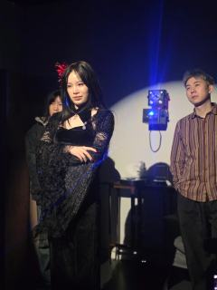 F4是好玩的。开始类似跑团开成恐怖本也效果奇佳。虽然苏无度车