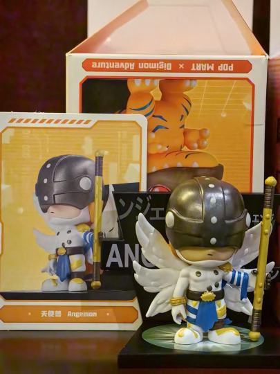 抽这么多次盲盒，头一次首中，在店里直接起蹦十个里小心翼翼了挑挑选选，没有旁边小哥随手拿了就走的潇洒，就是因为想要天使兽！
在本来拿起来第二个的时候临时想查一下攻略，有分享说是要上下左右都晃，感觉有零件